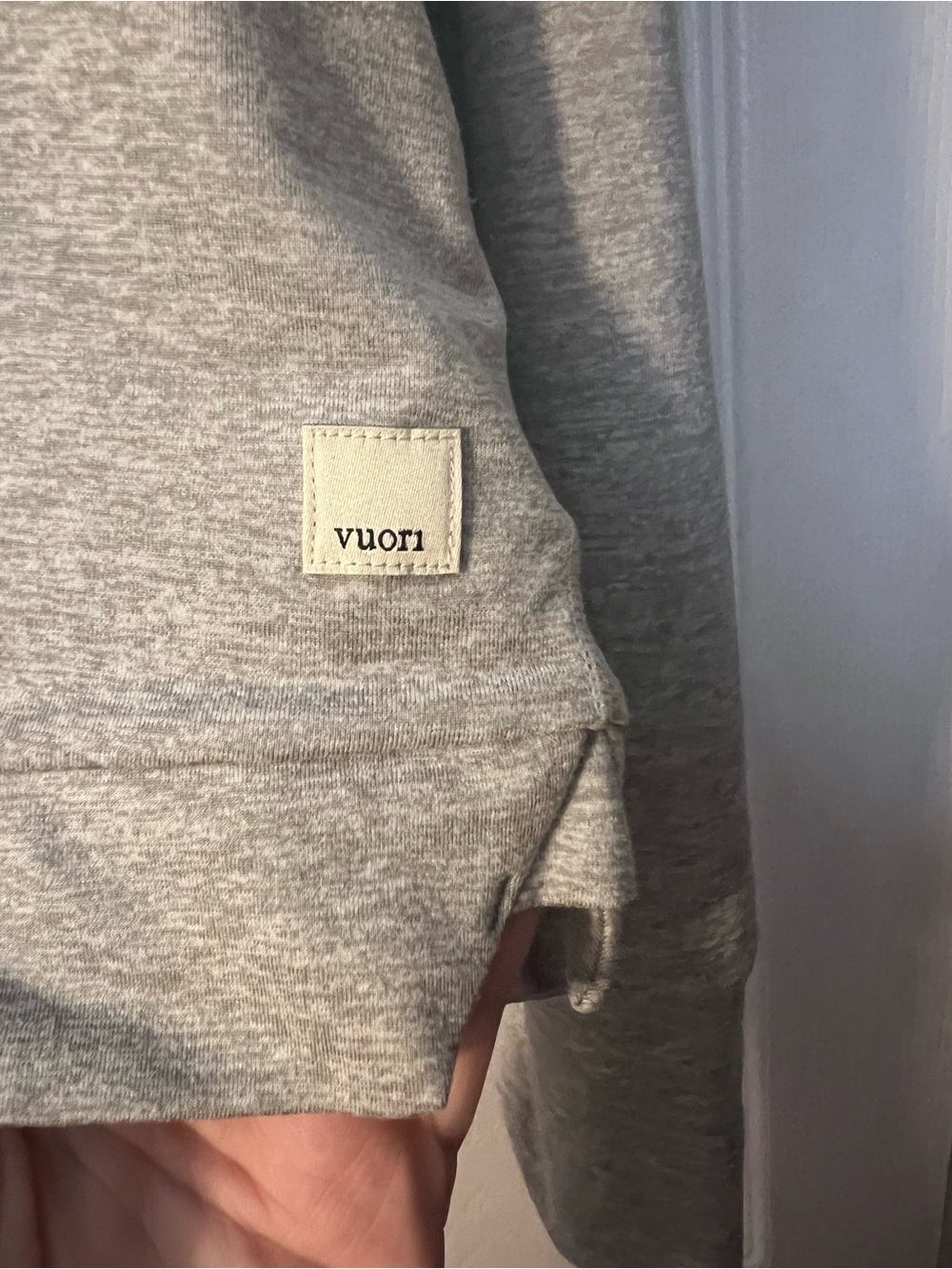 #580 Vuori Halo Performance Hoodie Heather Grey Women’s Lg Pullover Soft Stretch - Picture 3 of 5